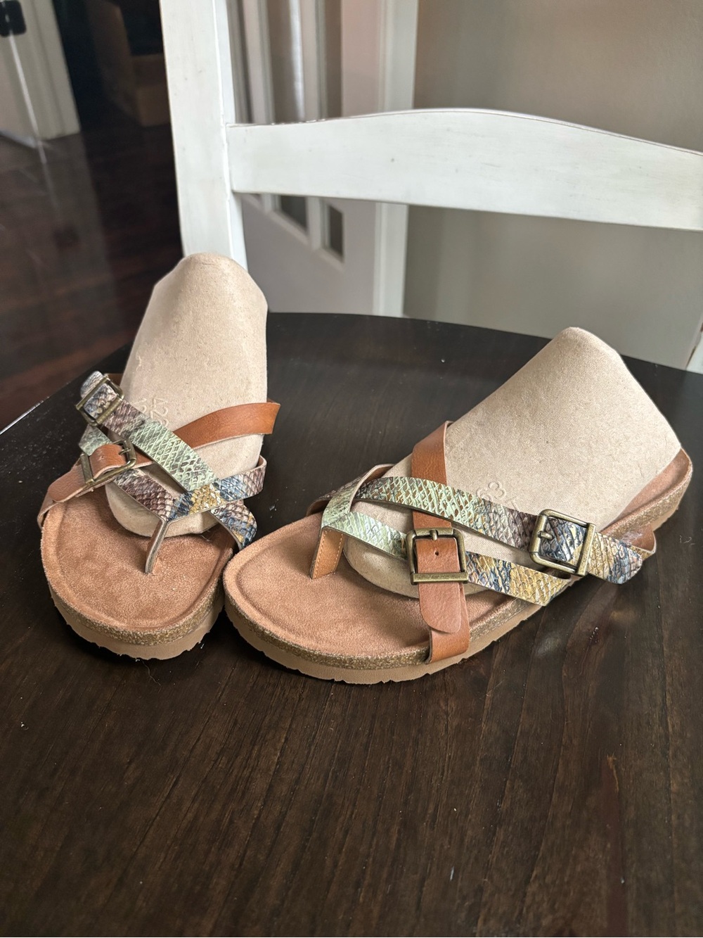 pop Women’s Tan and Multicolor Strappy Slide Sandals NWT 8.5